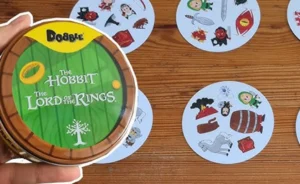 DOBBLE HOBBIT pozadinska fotografija